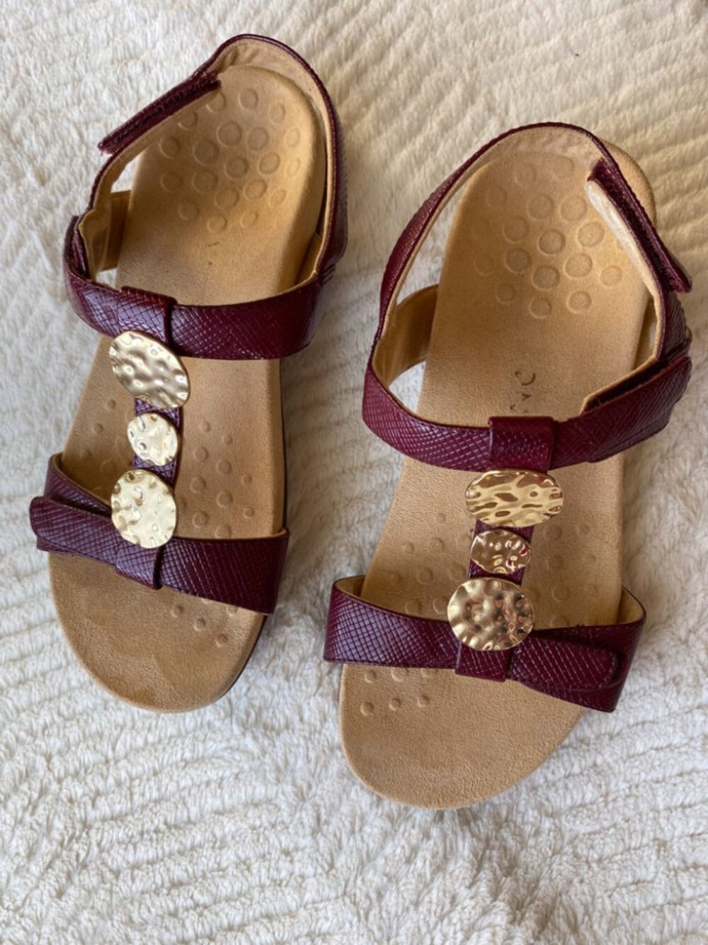 Vionic Farra Lizard Dark Red - Gold Metal Medallion Sandals 8 - Picture 2 of 9